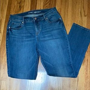 Old navy curvy straight jean size 6 short